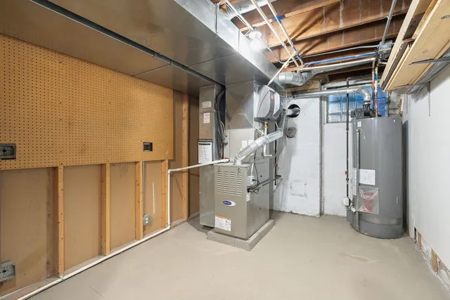 $425,000 | 9535 South Fairfield Avenue, Evergreen Park, IL 60805