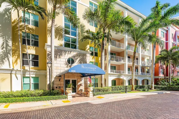 $645,000 | 806 East Windward Way, Unit 622, Lantana, FL 33462