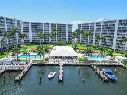 $385,000 | 3310 South Ocean Boulevard, Unit 528D, Highland Beach, FL 33487