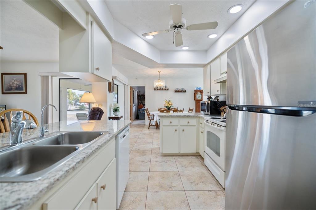 420 Duke Road Venice, FL 34293 - Photo 4 of 31