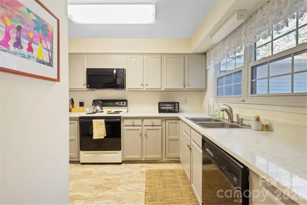 $350,000 | 116 Lakeview Court, Brevard, NC 28712