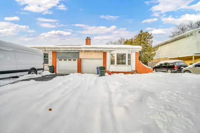 $315,000 | 1132 Brighton Place, Glen Ellyn, IL 60137