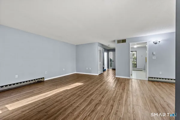 $2,250 | 6 Heritage Drive, Unit 6, Avon, CT 06001