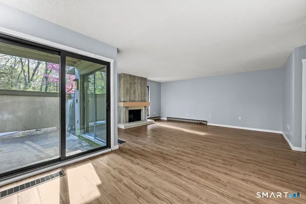 $2,250 | 6 Heritage Drive, Unit 6, Avon, CT 06001