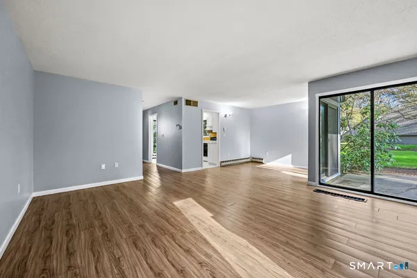 $2,250 | 6 Heritage Drive, Unit 6, Avon, CT 06001