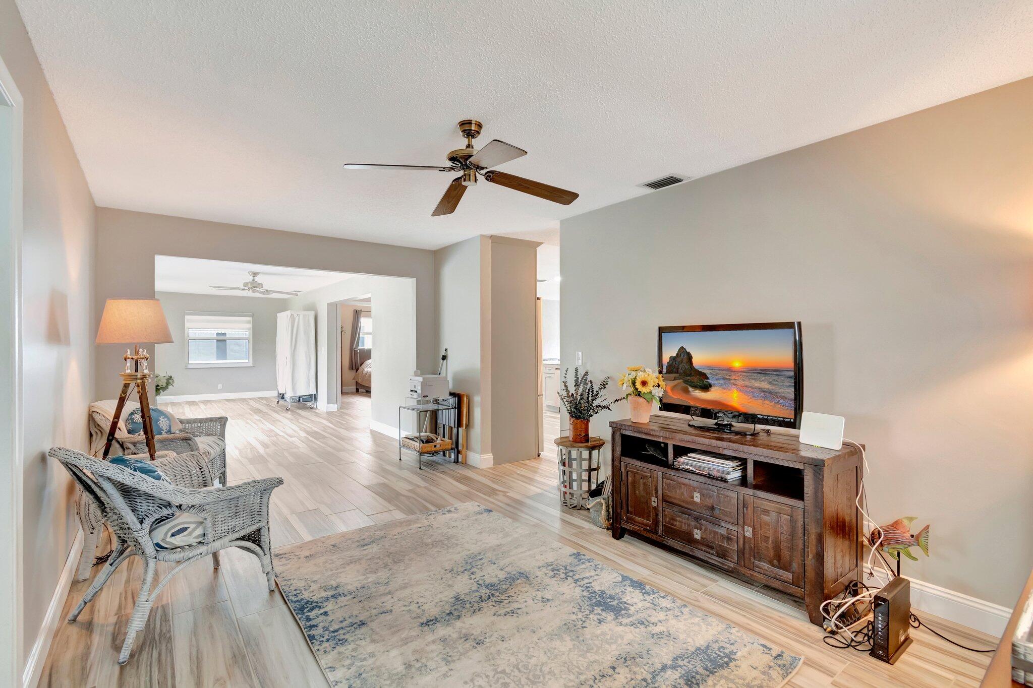 2012 Southwest 15th Street Boynton Beach, FL 33426 - Photo 14 of 54 19-web-or-mls-DSC_6360