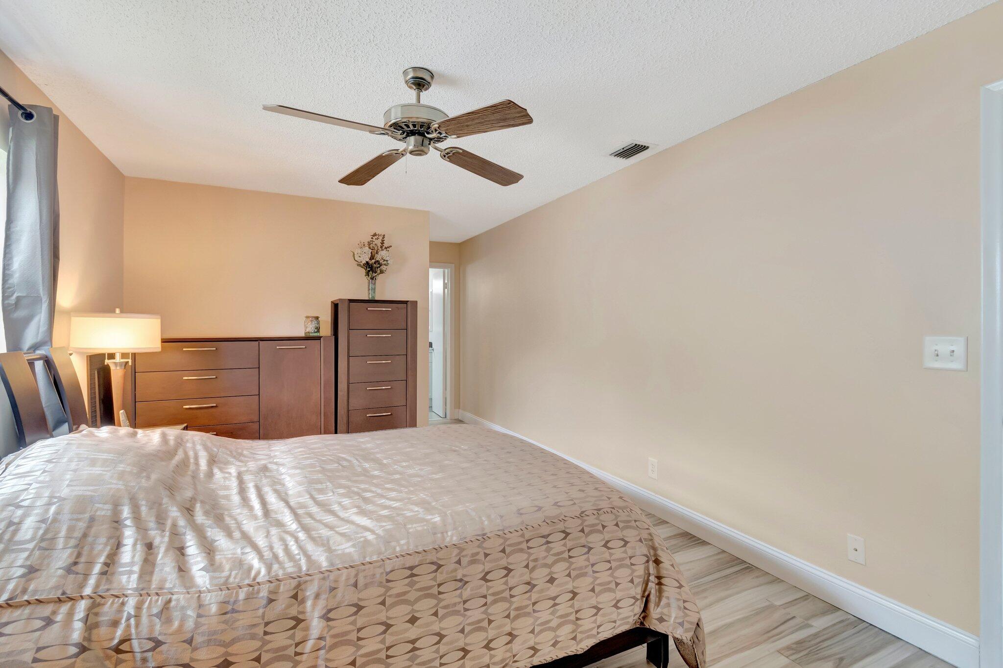 2012 Southwest 15th Street Boynton Beach, FL 33426 - Photo 20 of 54 25-web-or-mls-DSC_6405