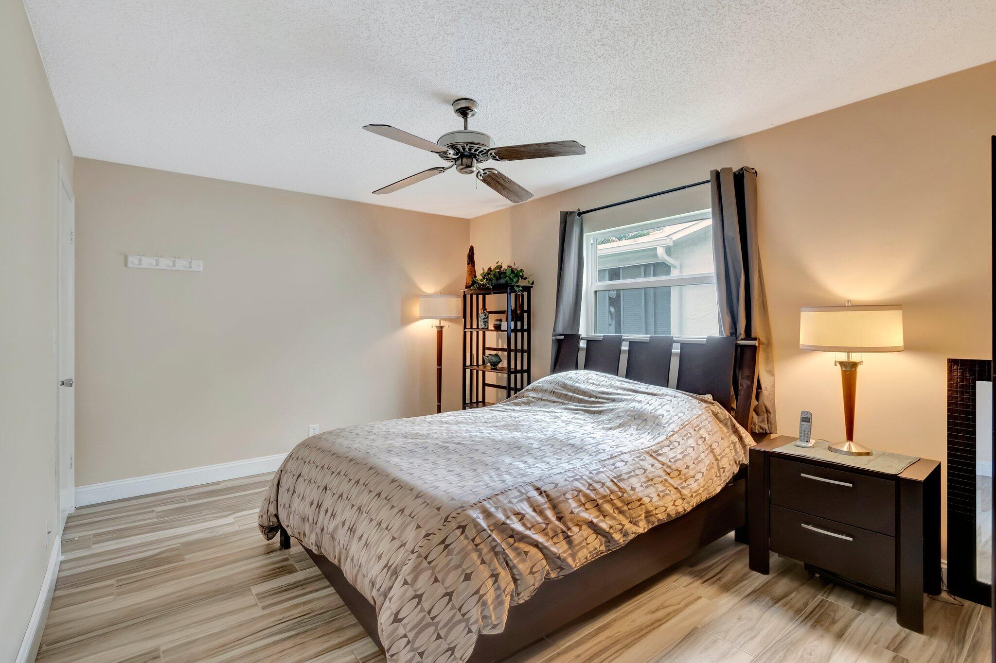 2012 Southwest 15th Street Boynton Beach, FL 33426 - Photo 21 of 54 26-web-or-mls-DSC_6410