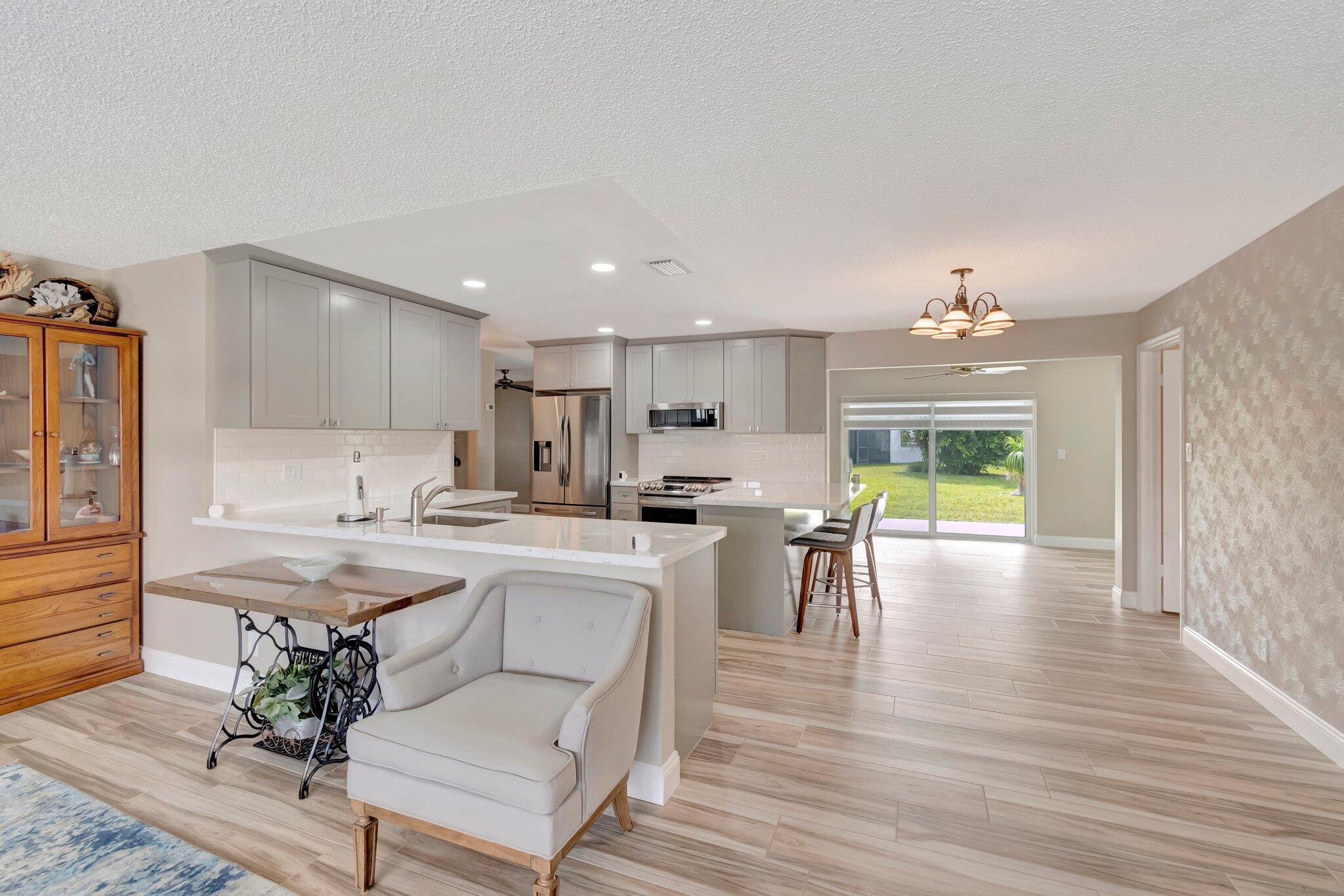 2012 Southwest 15th Street Boynton Beach, FL 33426 - Photo 5 of 54 10-web-or-mls-DSC_6285