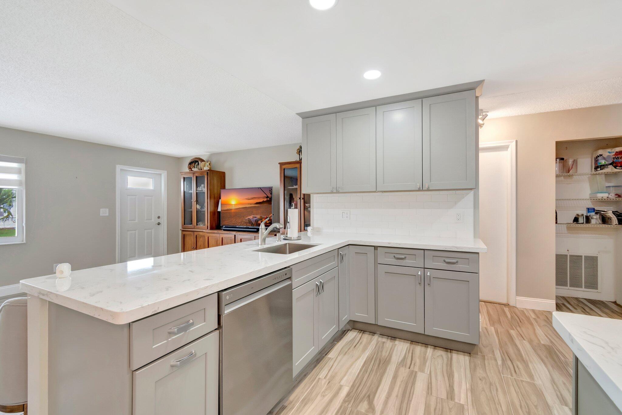 2012 Southwest 15th Street Boynton Beach, FL 33426 - Photo 9 of 54 14-web-or-mls-DSC_6315