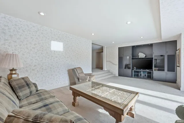 $940,000 | 1501 Fisher Avenue, Warsaw, IN 46580