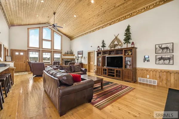 $1,295,000 | 3488 Arrange Peak Court, Island Park, ID 83429