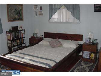 220 New Road Horsham, PA 19044 - Photo 5 of 7 Bedroom - Main