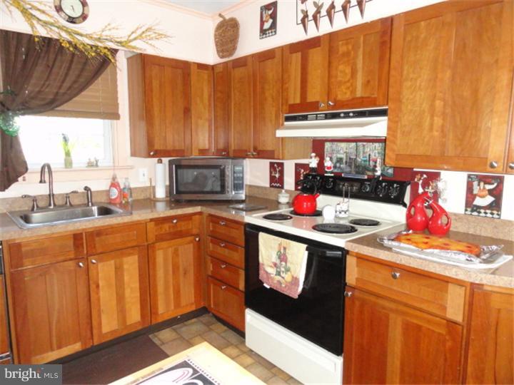 439 Tasker Avenue Folsom, PA 19033 - Photo 10 of 25 Gallery Image 10