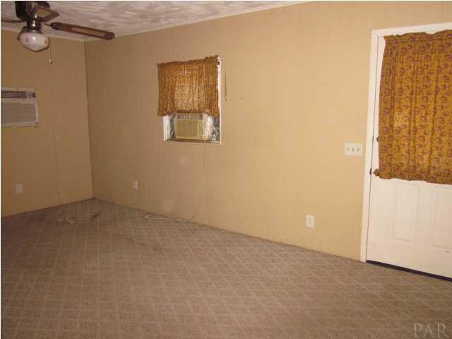 5044 Iva Road Jay, FL 32565 - Photo 4 of 16 LIVING ROOM