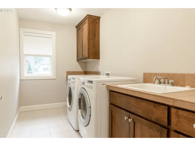 $889,000 | 1922 Northwest 114th Avenue, Portland, OR 97229