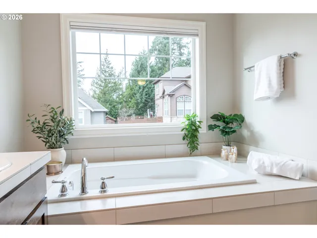 $889,000 | 1922 Northwest 114th Avenue, Portland, OR 97229