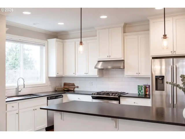 $889,000 | 1922 Northwest 114th Avenue, Portland, OR 97229