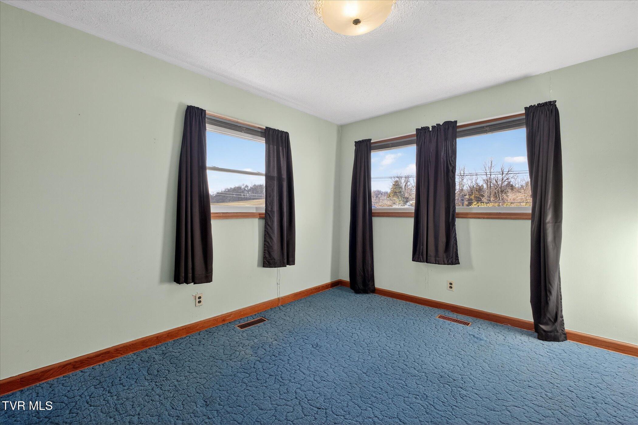 4488 Dishner Valley Road Bristol, VA 24202 - Photo 19 of 29 19-4488 Dishner Valley Rd Bristol-Window