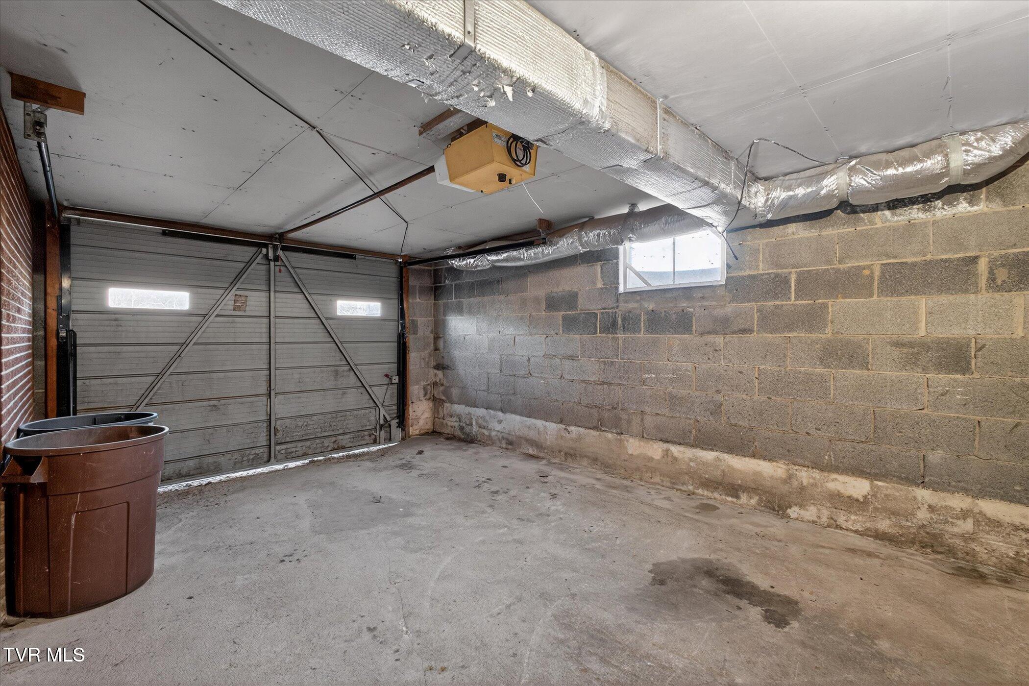 4488 Dishner Valley Road Bristol, VA 24202 - Photo 25 of 29 25-4488 Dishner Valley Rd Bristol-Window