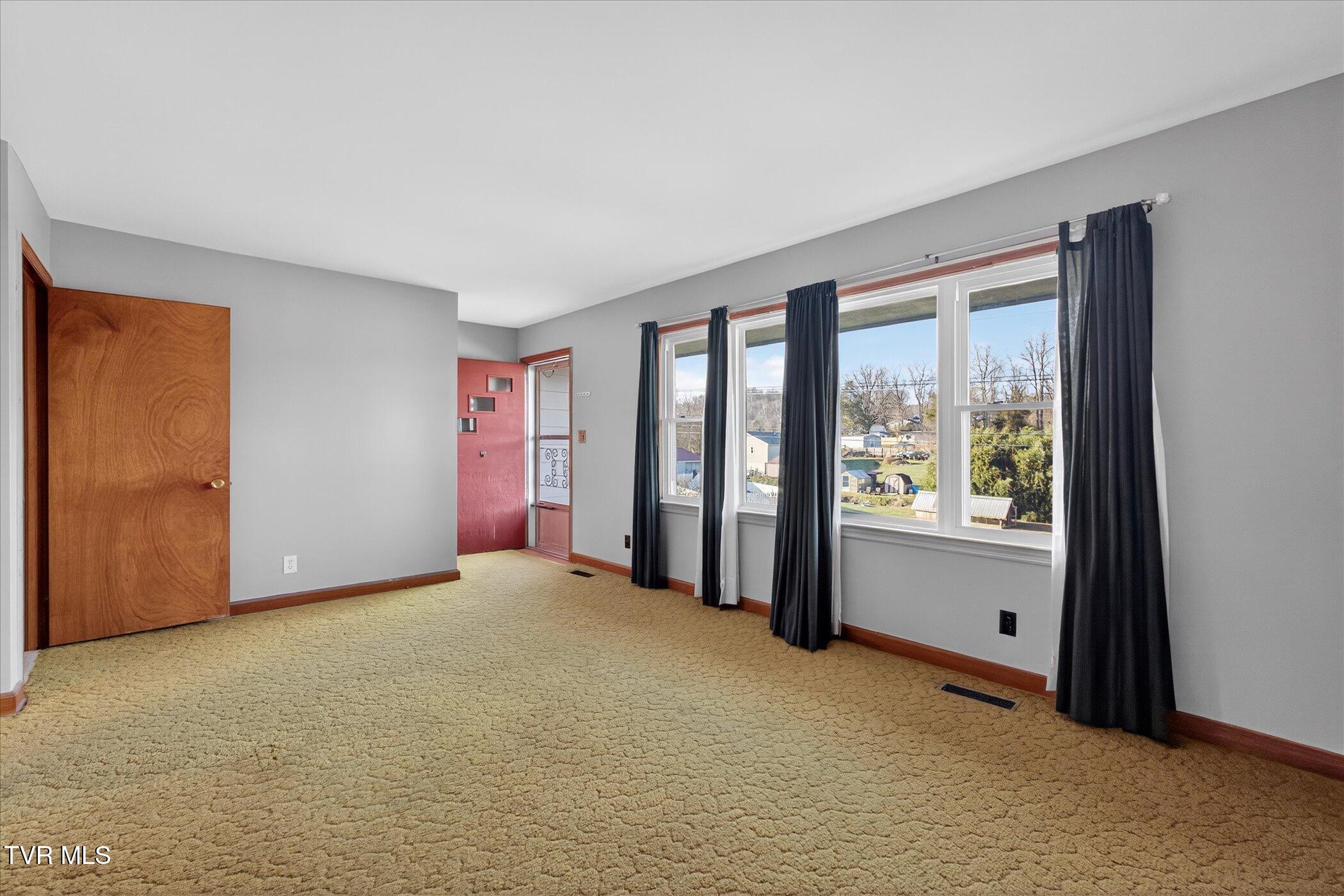 4488 Dishner Valley Road Bristol, VA 24202 - Photo 7 of 29 07-4488 Dishner Valley Rd Bristol-Window