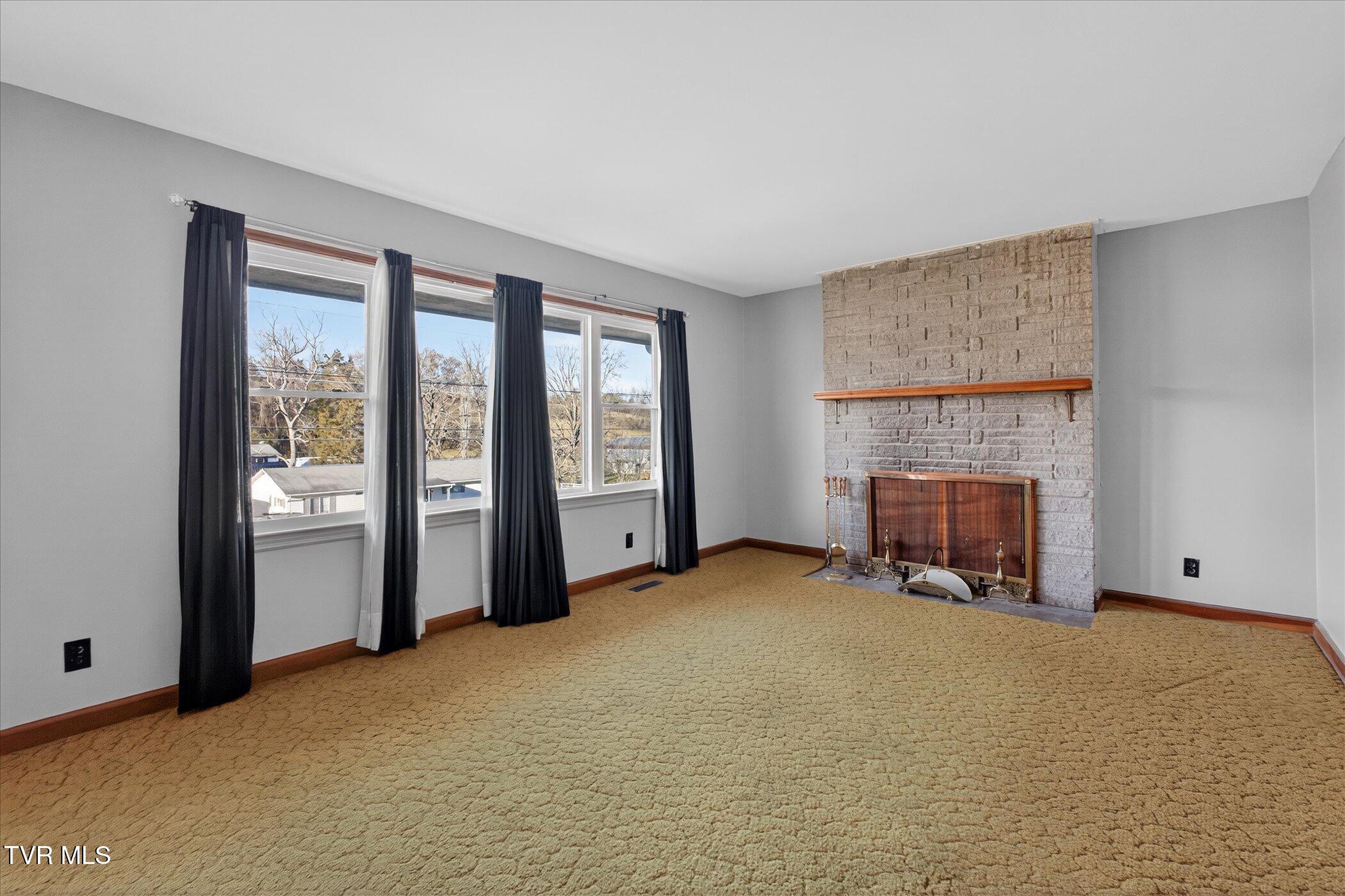 4488 Dishner Valley Road Bristol, VA 24202 - Photo 8 of 29 08-4488 Dishner Valley Rd Bristol-Window