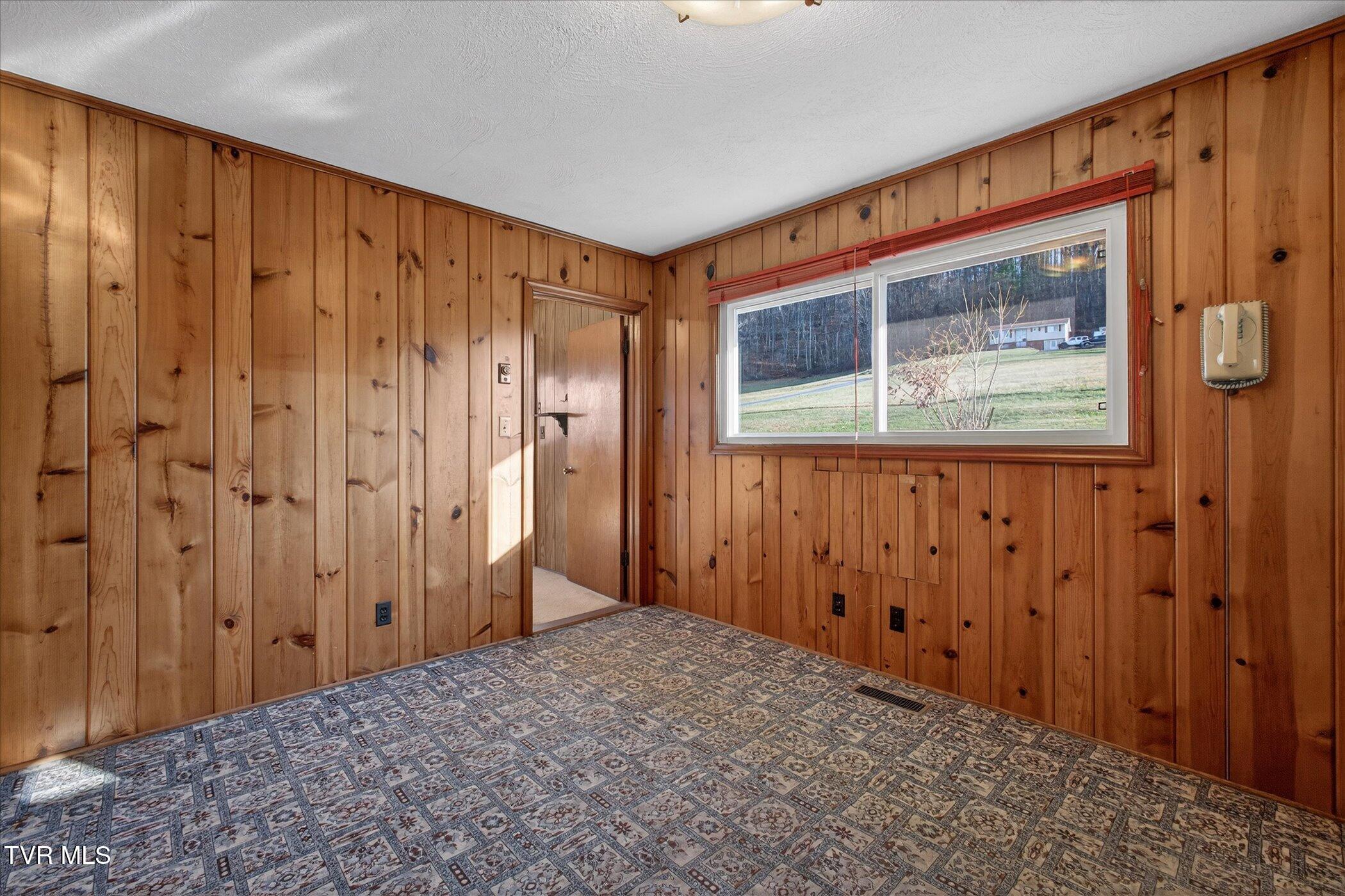 4488 Dishner Valley Road Bristol, VA 24202 - Photo 9 of 29 09-4488 Dishner Valley Rd Bristol-Window