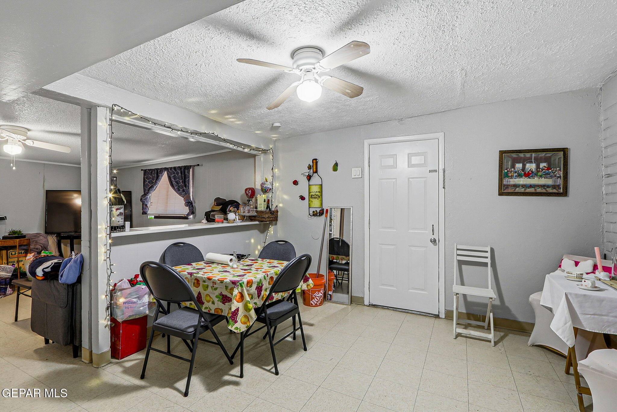 10540 Socorro Road Socorro, TX 79927 - Photo 34 of 45 a dining room with furniture and window