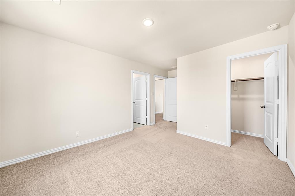 3516 Columbus Street Gainesville, TX 76240 - Photo 31 of 40 a view of an empty room