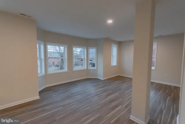 $1,725 | 215 West King Street, Unit B, Martinsburg, WV 25401