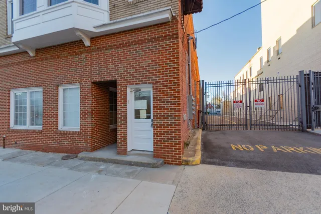 $1,725 | 215 West King Street, Unit B, Martinsburg, WV 25401