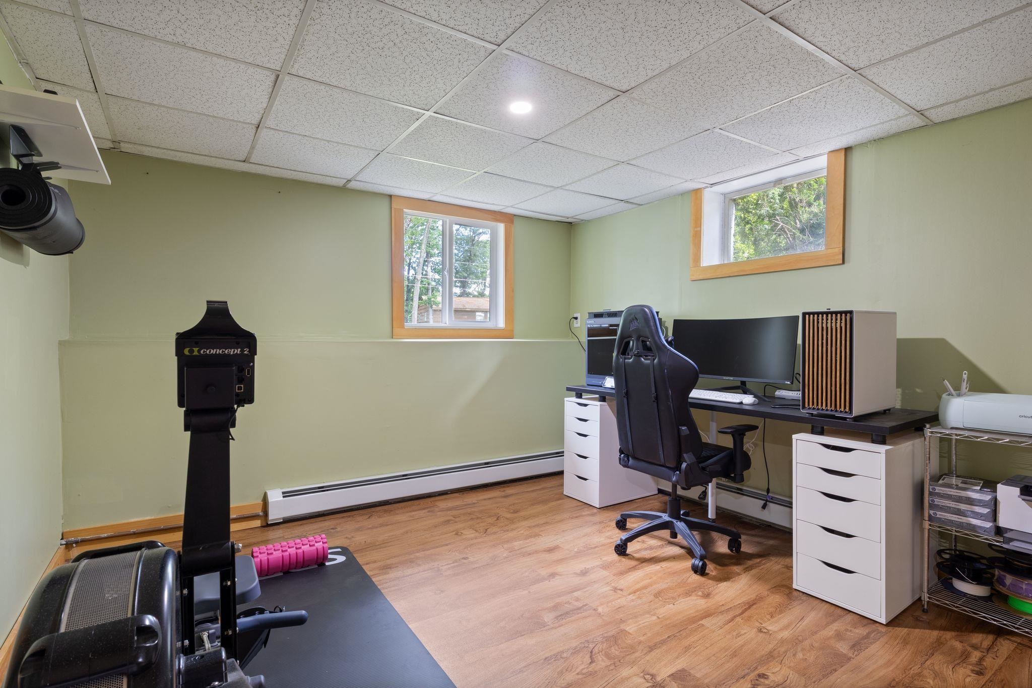 8 Diana Road Derry, NH 03038 - Photo 20 of 48