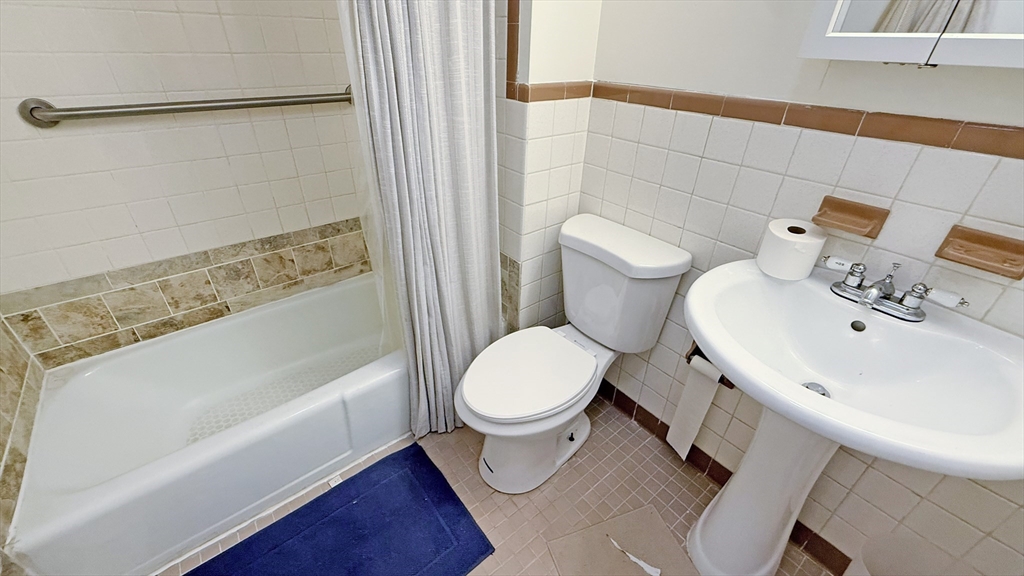 607 East 7th Street Boston, MA 02127 - Photo 11 of 22