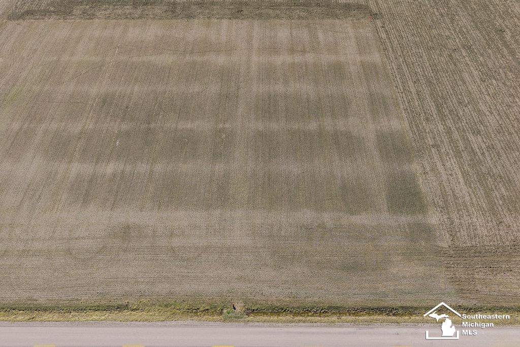 East Newburg Road Carleton, MI 48117 - Photo 2 of 10