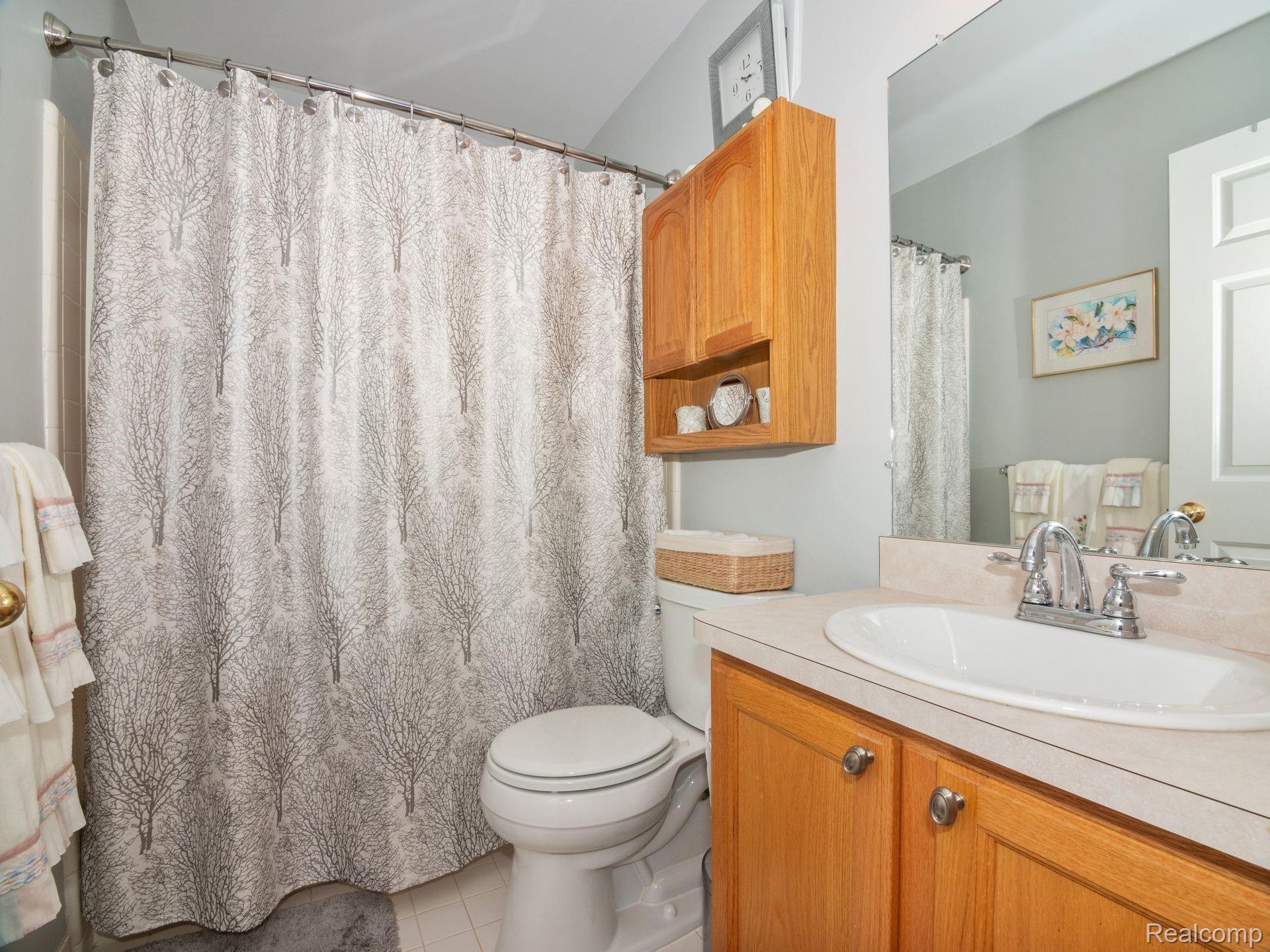 16612 Country Ridge Lane, Unit 62 Macomb, MI 48044 - Photo 12 of 25 274EDB7E-D94F-40E9-894A-28A080934A06.jpeg