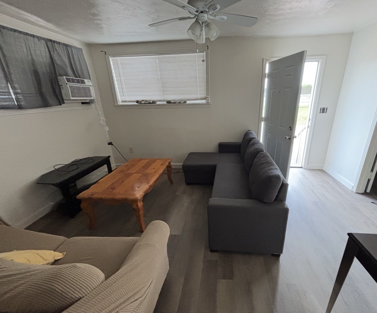 928 Main Street, Unit 922 La Marque, TX 77568 - Photo 3 of 10