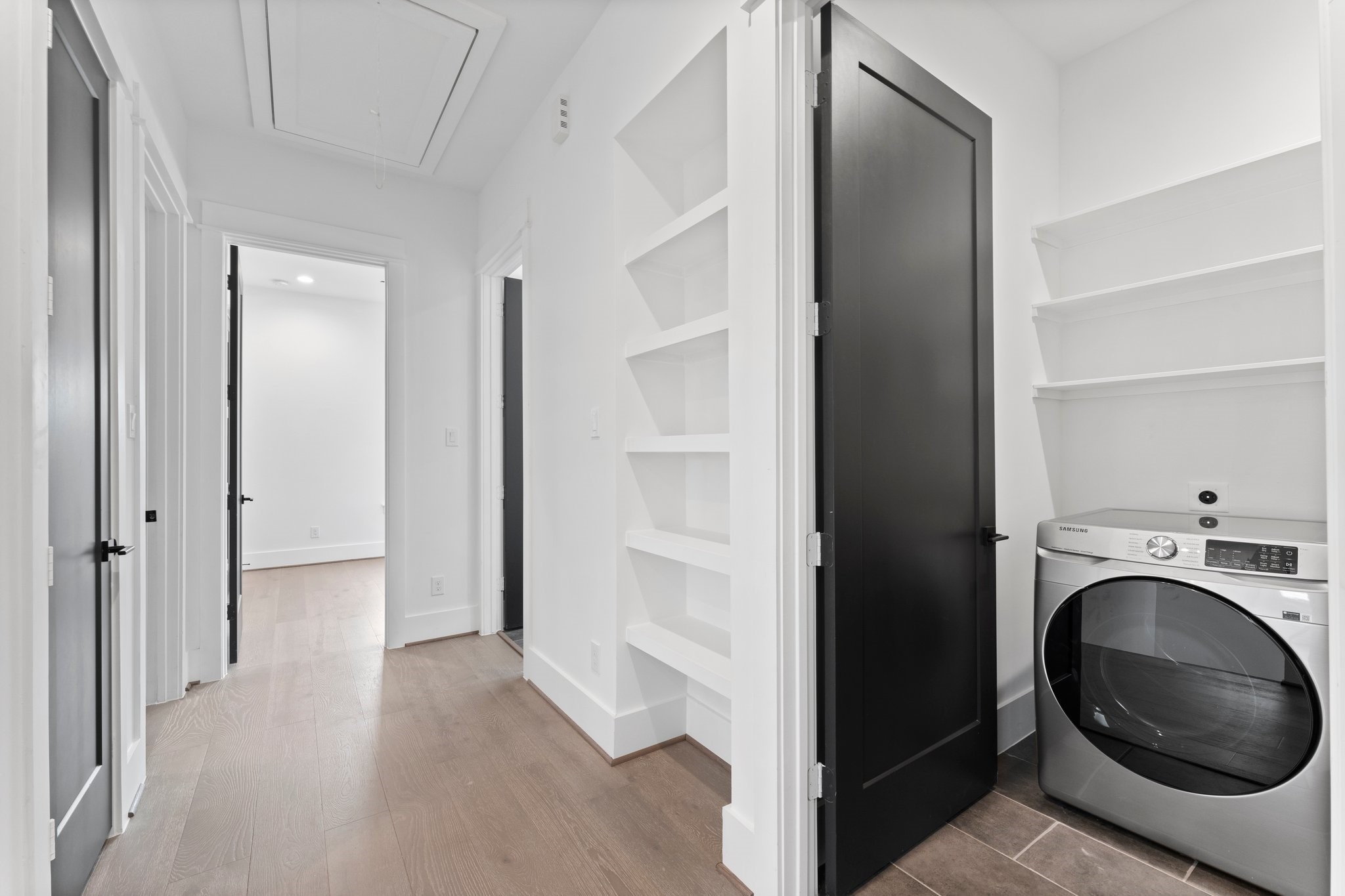 4303 Buck Street Houston, TX 77020 - Photo 17 of 28 Convenient laundry room location.