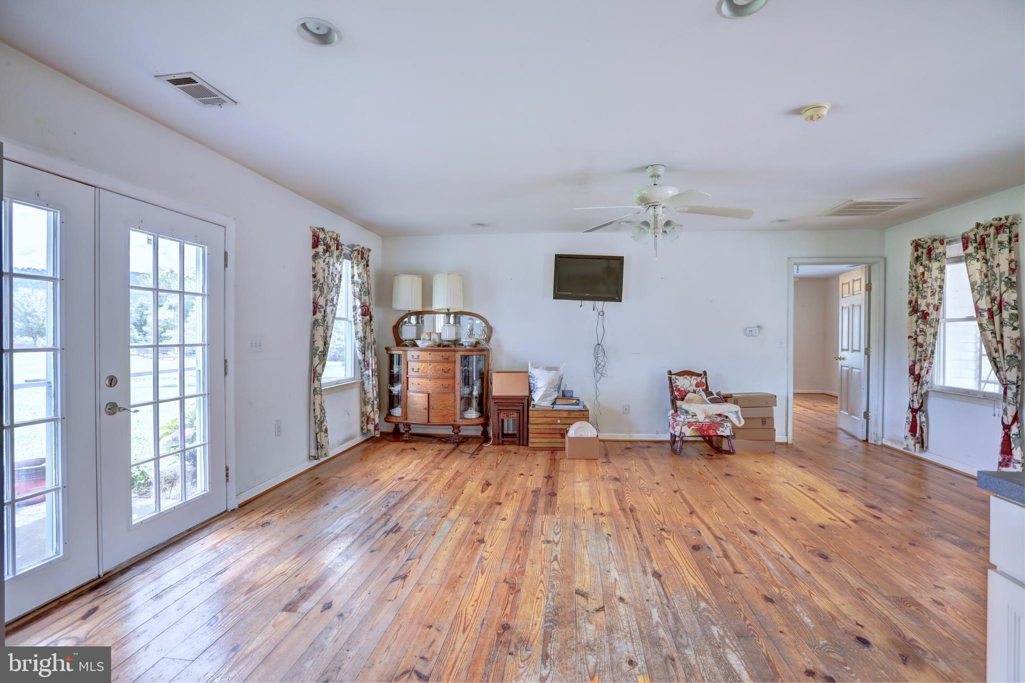 12978 Sagle Road Purcellville, VA 20132 - Photo 8 of 34 Gallery Image 8