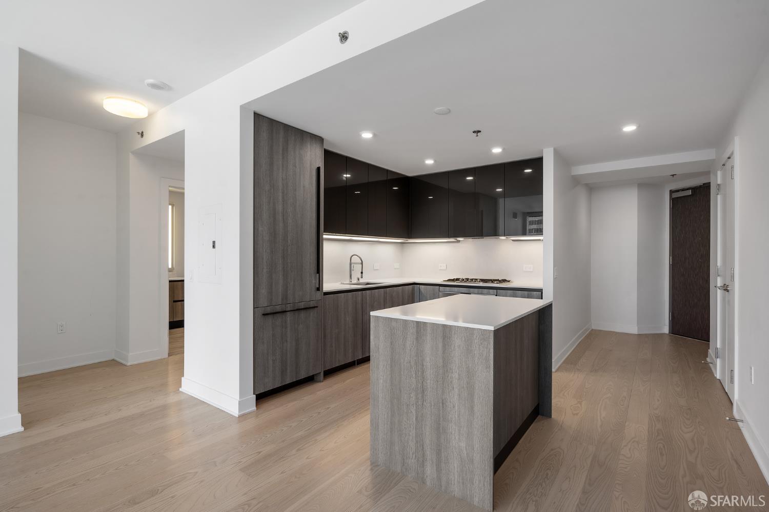 338 Main Street, Unit 22H San Francisco, CA 94105 - Photo 6 of 43