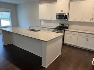 9158 Fuller Road, Unit 14 Chattanooga, TN 37421 - Photo 4 of 20 Kitchen w/ Island