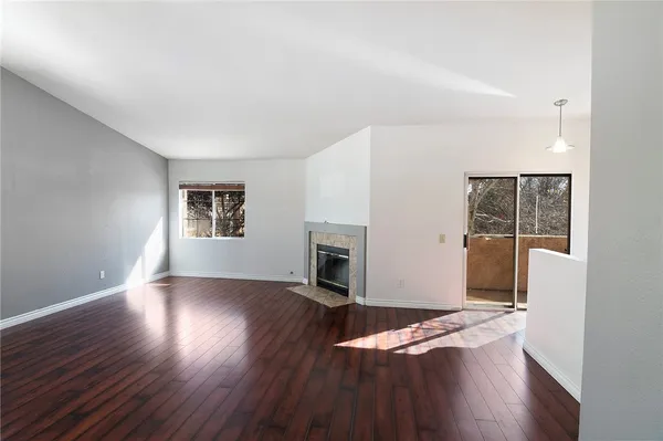 $515,000 | 25126 Steinbeck Avenue, Unit H, Stevenson Ranch, CA 91381