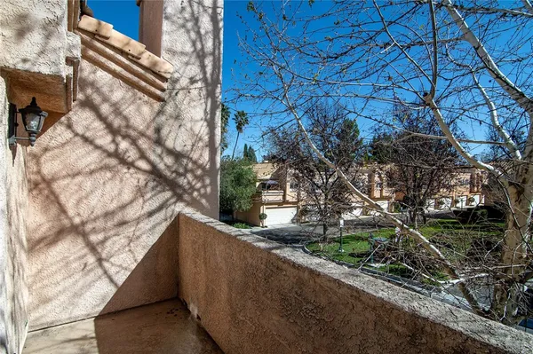 $515,000 | 25126 Steinbeck Avenue, Unit H, Stevenson Ranch, CA 91381