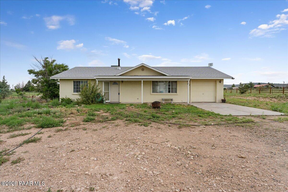 750 West Iris Road Paulden, AZ 86334 - Photo 2 of 36 02-Front View