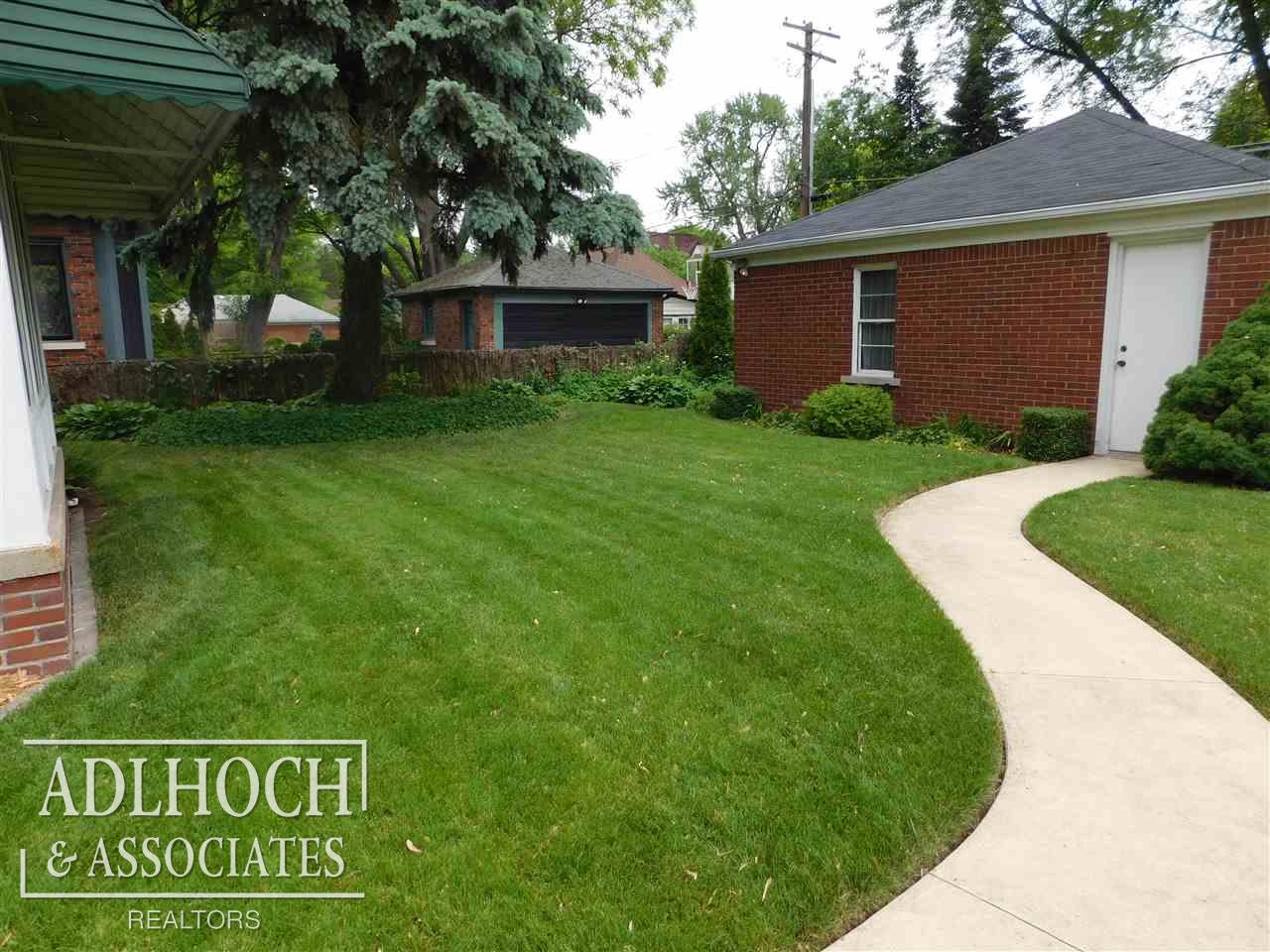 1100 Whittier Road Grosse Pointe, MI 48230 - Photo 16 of 20 31246674-15.JPG