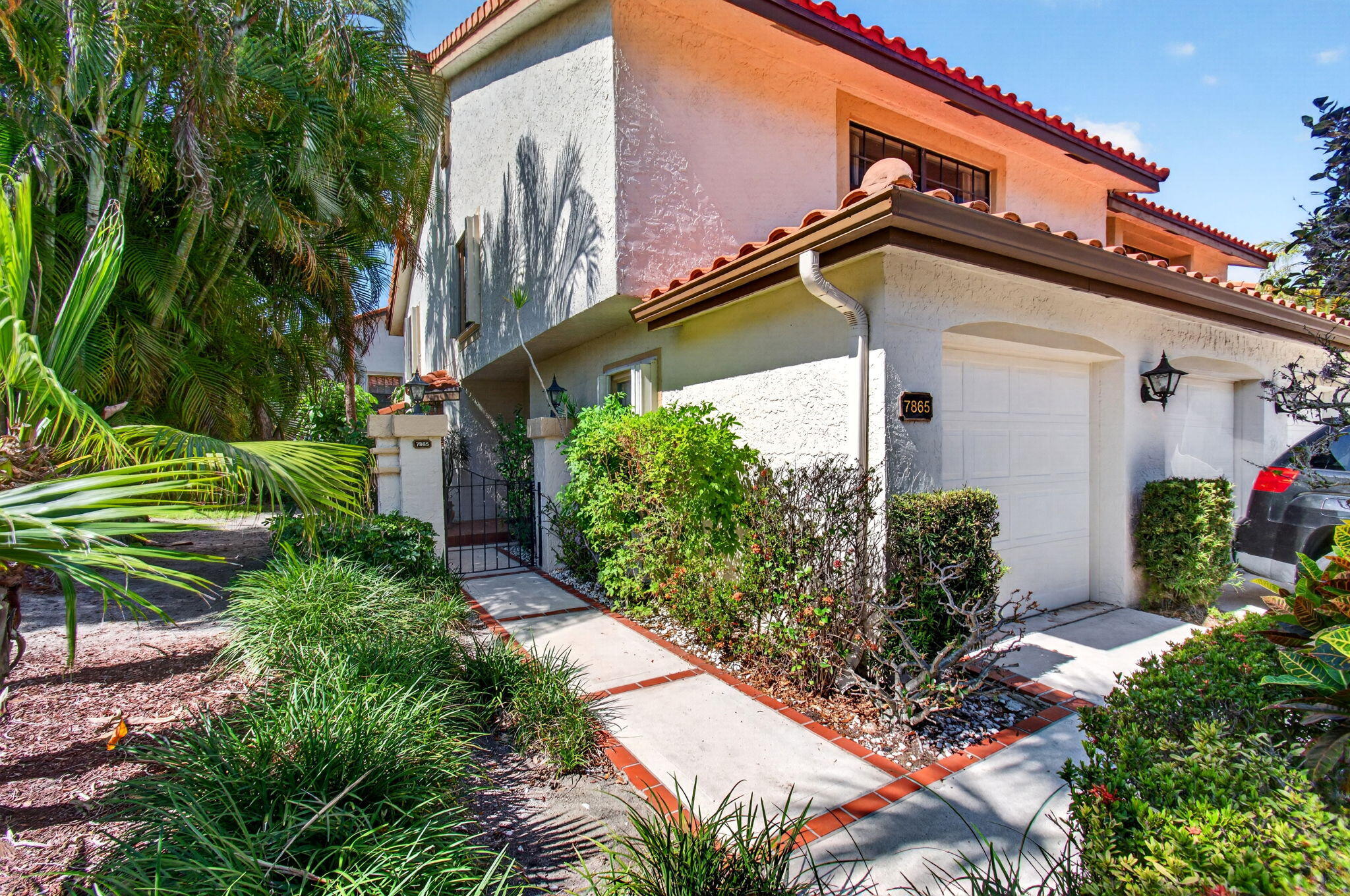 7865 La Mirada Drive Boca Raton, FL 33433 - Photo 60 of 62 Side entry