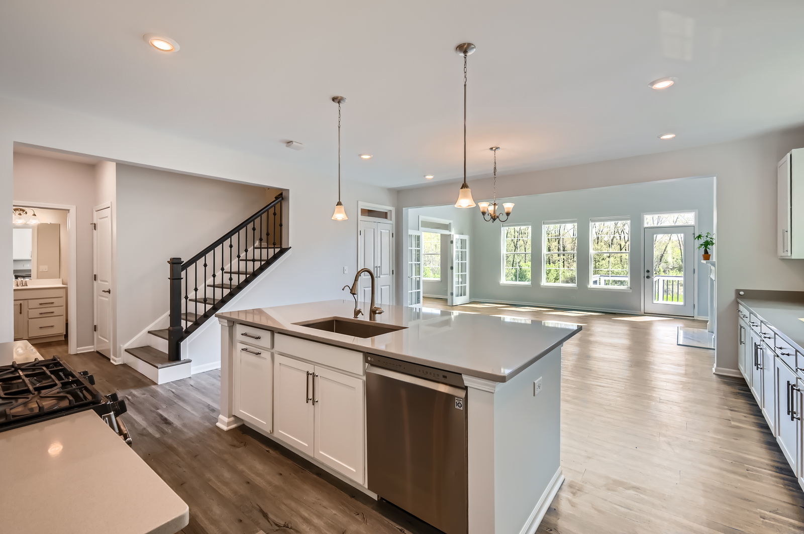 320 Hamilton Road St. Charles, IL 60175 - Photo 8 of 40 Gallery Image 8