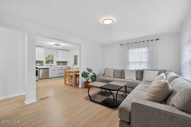 $279,900 | 1880 Broad Street, Schenectady, NY 12306