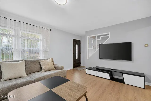 $279,900 | 1880 Broad Street, Schenectady, NY 12306