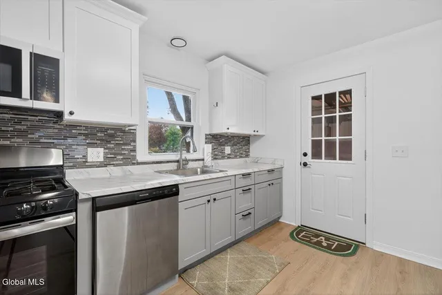 $279,900 | 1880 Broad Street, Schenectady, NY 12306