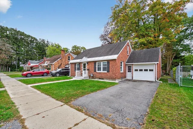 $279,900 | 1880 Broad Street, Schenectady, NY 12306